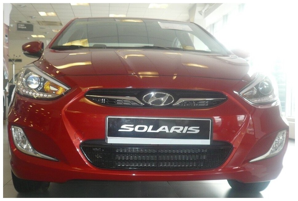 Сетка на бампер внешняя для HYUNDAI Solaris 2011-2014, черн, 15 мм / Хендай Солярис