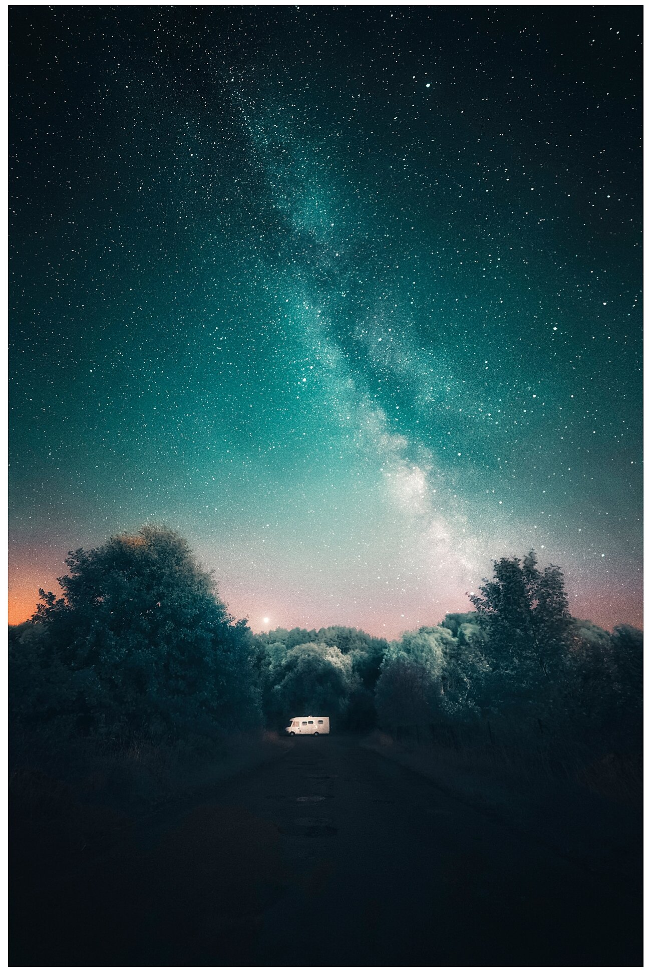 Постер ИКЕА БЬЁРКСТА Автомобиль под звездами 118х78 см