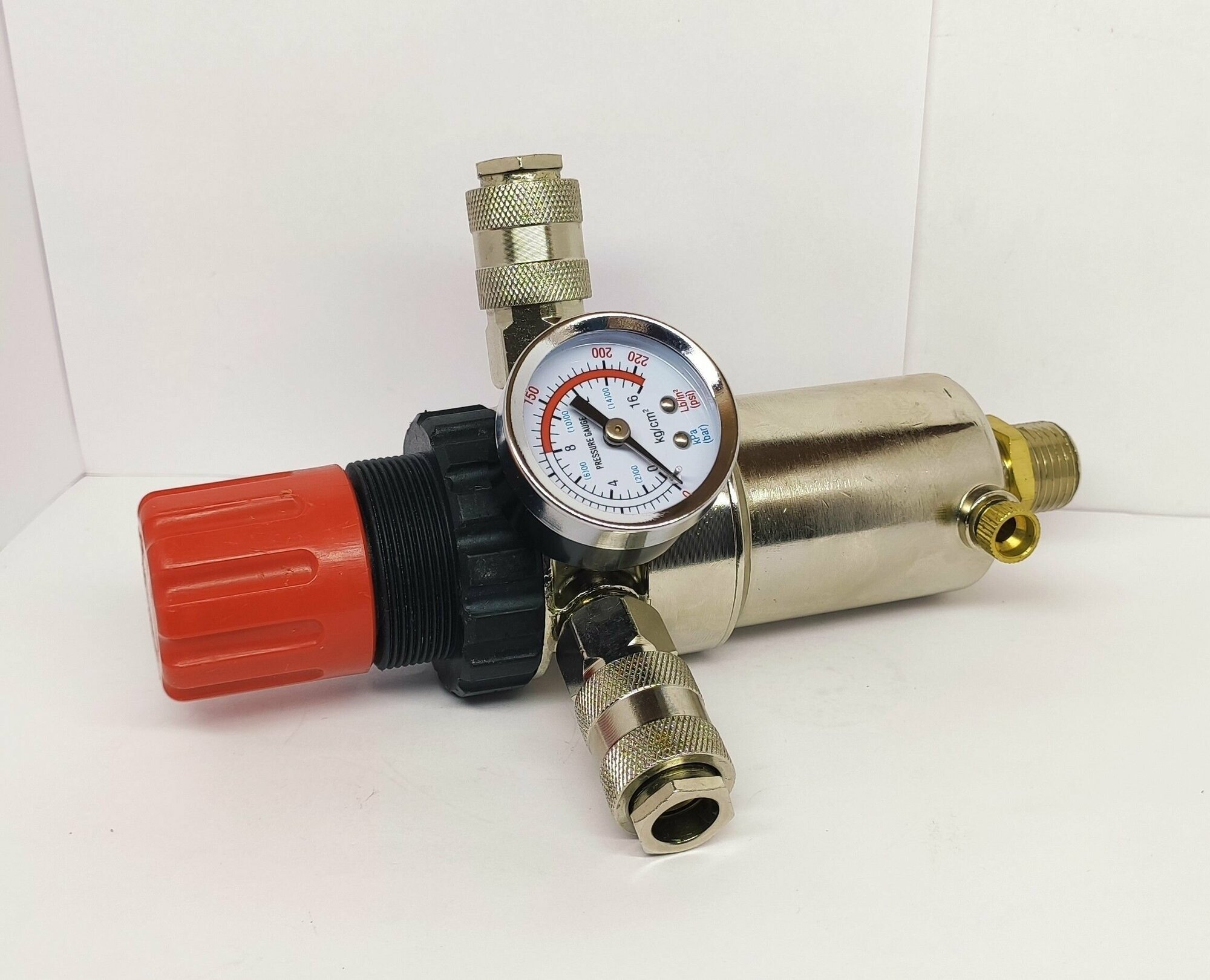Комплект регулятор давления с влагоотделителем и быстросъемными соединениями 1/2" для электрического компрессора - фотография № 4