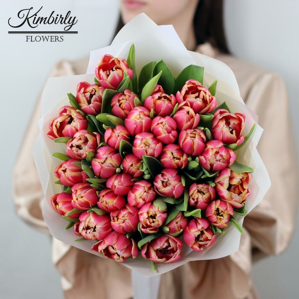 51 пионовидный тюльпан Колумбус в шляпной коробке. Букет 57 Kimbirly Flowers