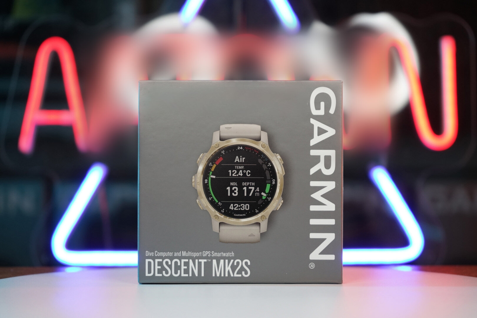 Garmin Descent Mk2S Light Gold with Light Sand Silicone Band