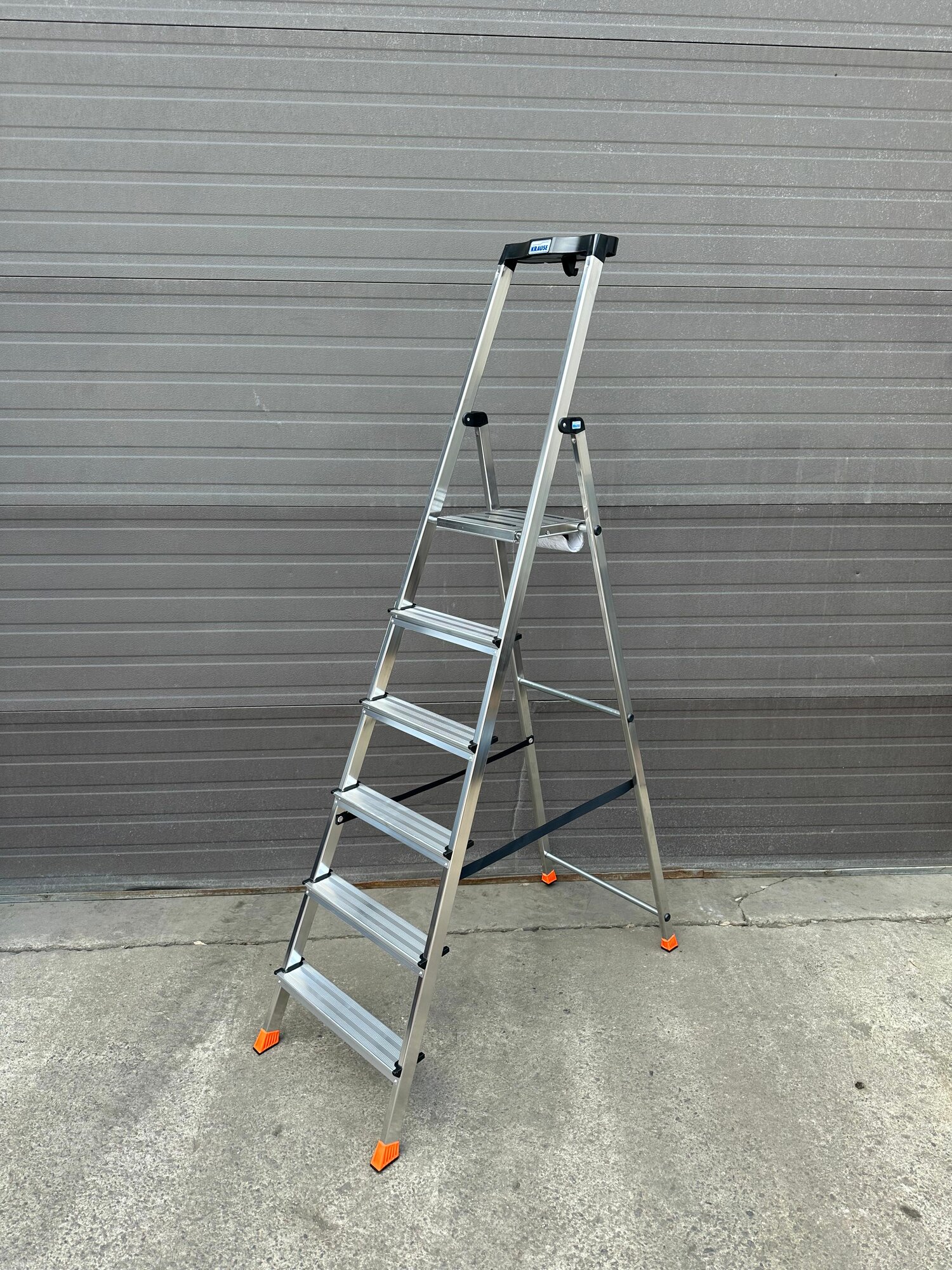 Стремянка 128966 KRAUSE SAFETY 6 площадка 125см рабочая высота 325см