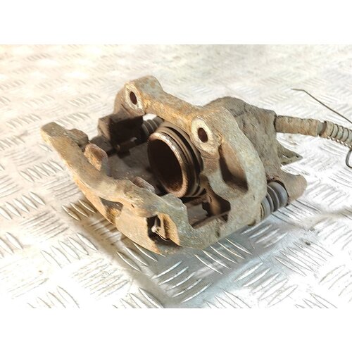 Суппорт передний правый CHERY Fora 2006-2010 A213501060AC 2376₽