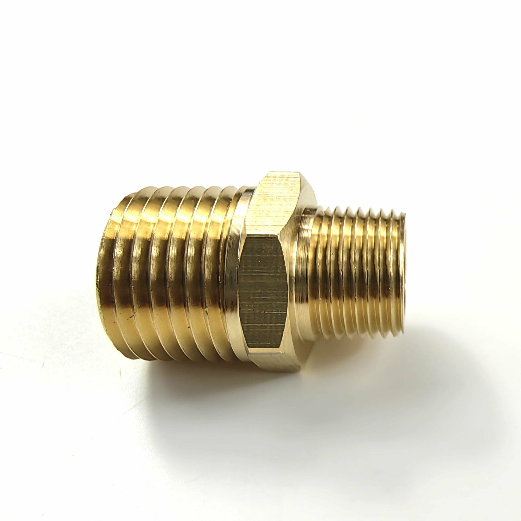 фото Ниппель Профитт латунный переходной пневмо 1/2"НР х 1/4"НР