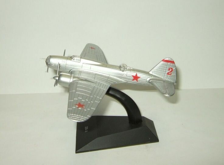 Масштабная модель 1/122 самолет ДБ-3 — фото 1