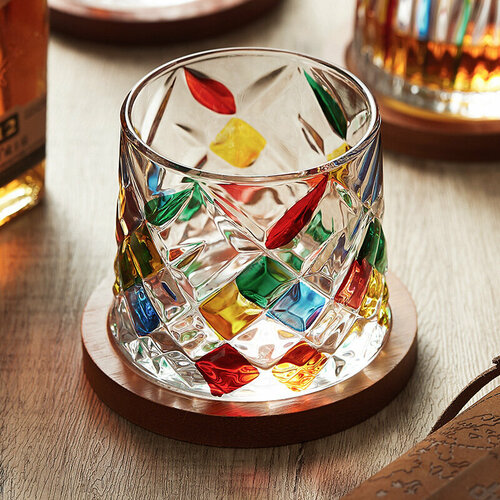Стакан, стакан для виски, стакан для кофе, стакан для воды, стакан стеклянный, граненый стакан, стакан с подстаканником, вращающийся стакан плешоп деревянная подставка, скандинавский стиль, ручная работа, разноцветный, 250 мл