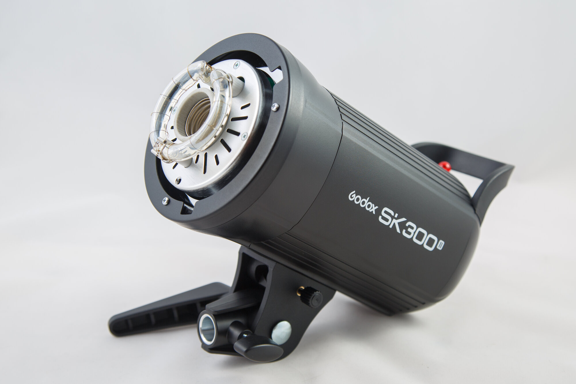 Вспышка студийная Godox SK300II