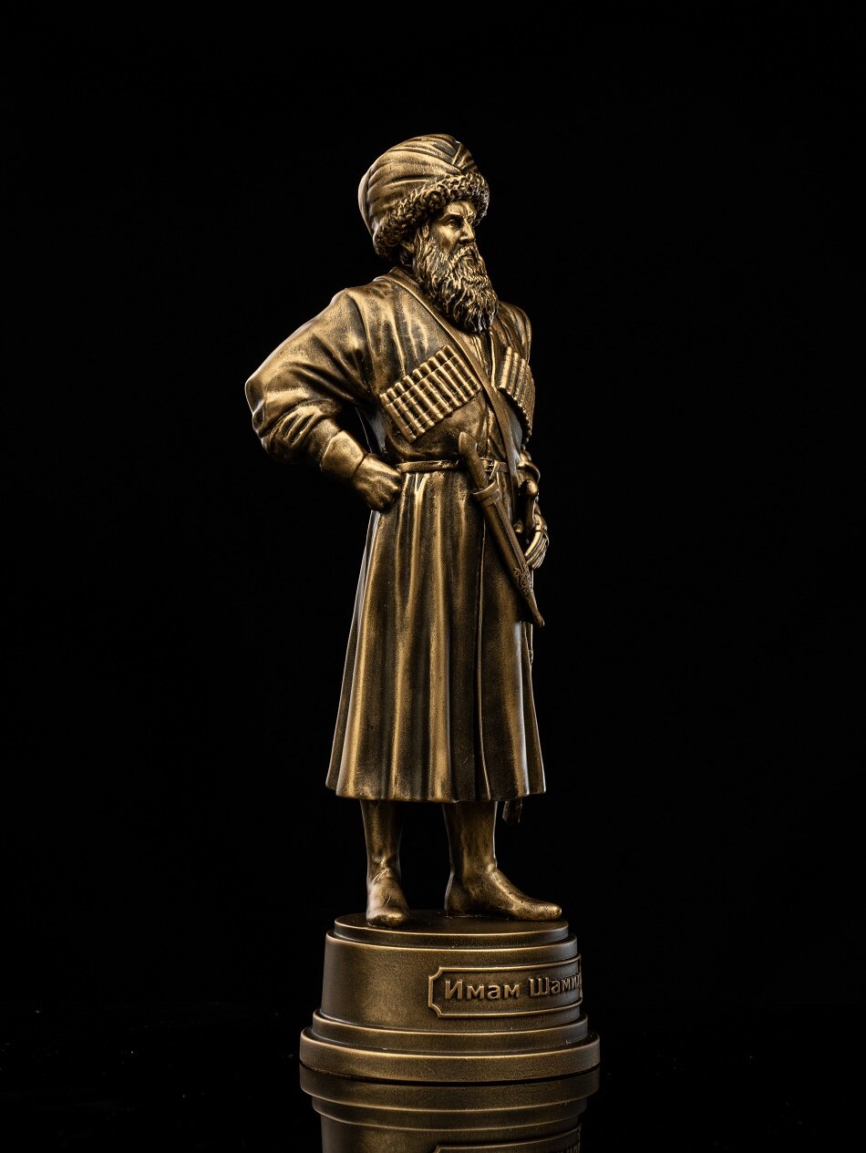 Статуэтка Имам Шамиль, высота 21 см, литьевой мрамор, патина бронза — фото 1
