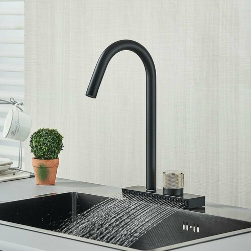 Смеситель для кухни с поворотом на 360° и выдвижным изливом