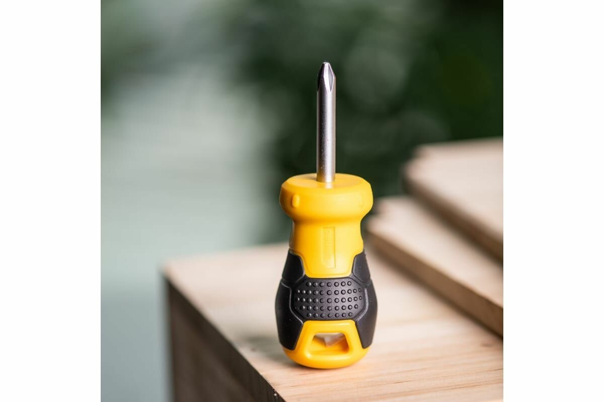 Отвертки крестовая Deli DL636038 PH2x38мм и Шлицевая Deli DL6360381 6х38мм в комплекте 2 шт