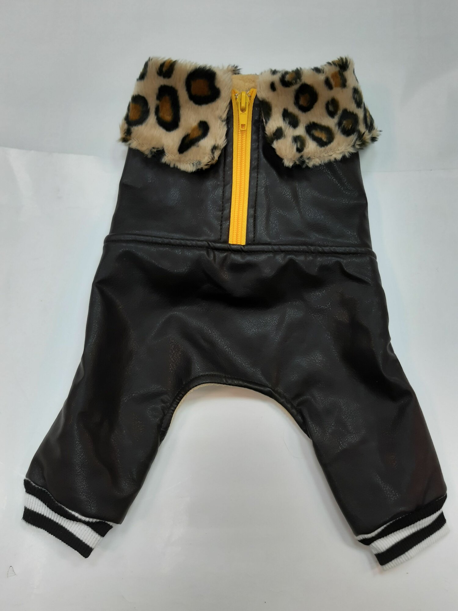 Комбинезон для собак мелких пород