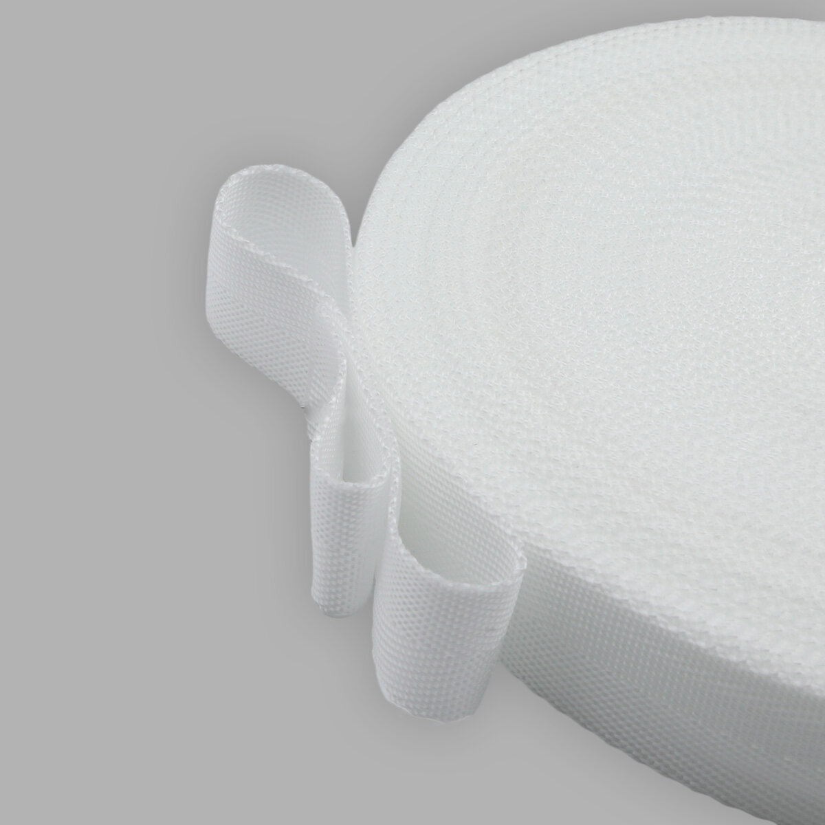 Стропа ременная 25 мм, 25 м, 15,1 г/м, рис. 9356, Красная лента (1 белый) — фото 1