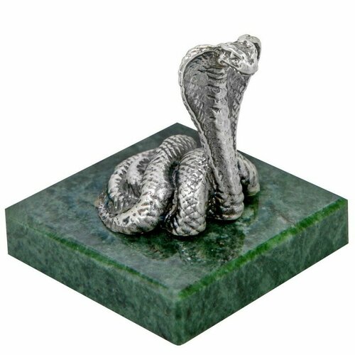 Серебряная фигурка 