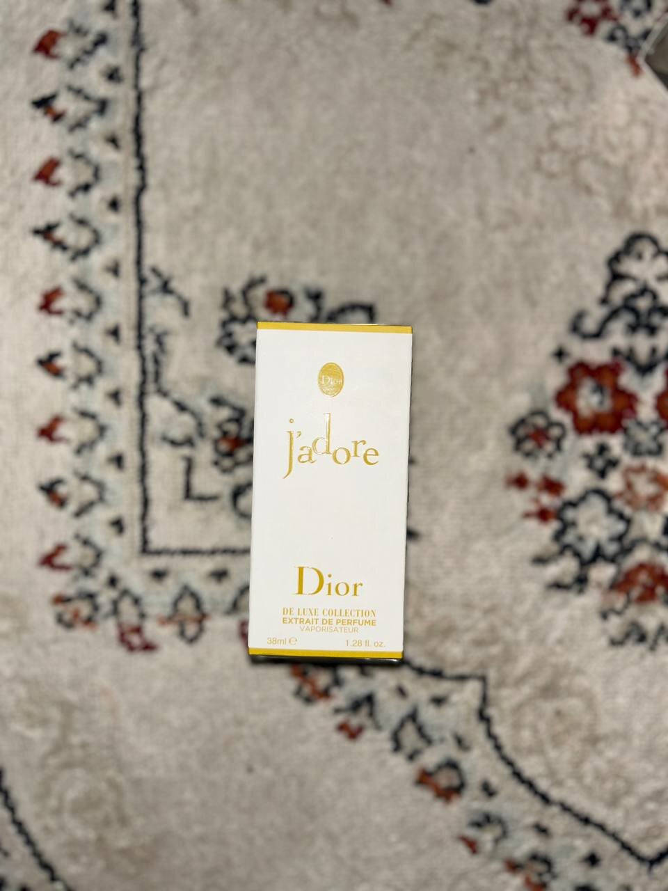 Dior J’adore, 38 мл — женский парфюм, стойкость 24 часа