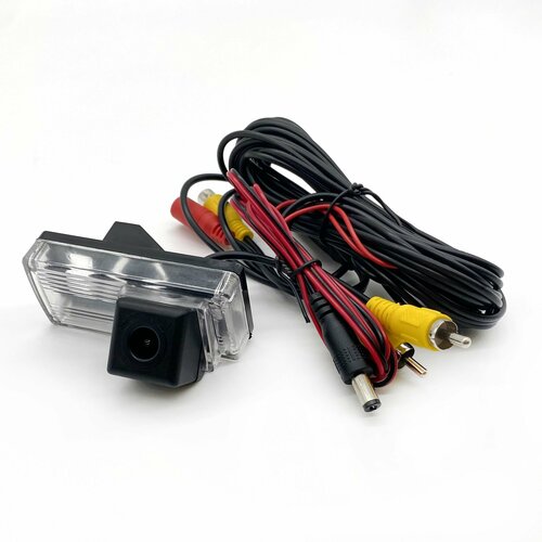 Камера заднего вида в плафоне для Prado 120 Land Cruiser 100 185900₽