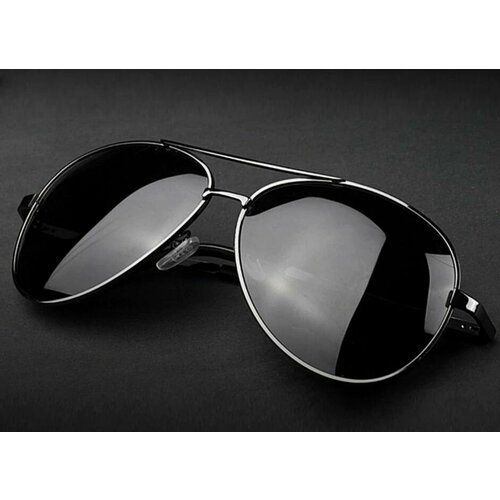 Солнцезащитные очки Essentials черный 1399₽