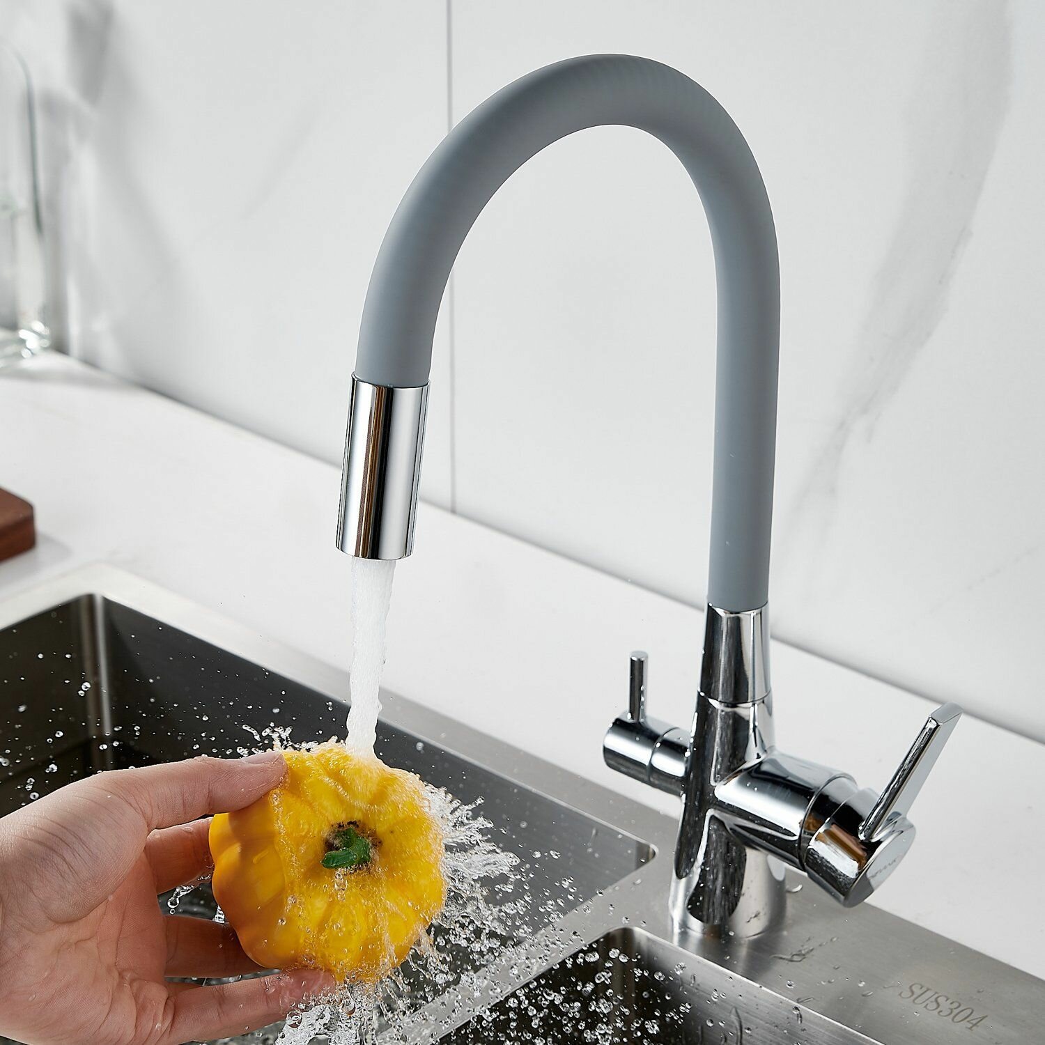 Смеситель для кухни с гибким изливом Shevanik S668 серый/хром