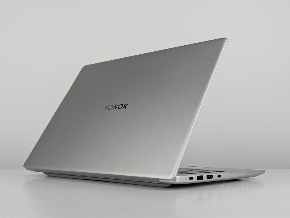 Обзор: Ноутбук HONOR MagicBook 14 AMD Ryzen 7 8845HS 8 ядер 32 GB LPDDR5 1024 GB SSD M.2 IPS 120Hz Серебристый Windows 11