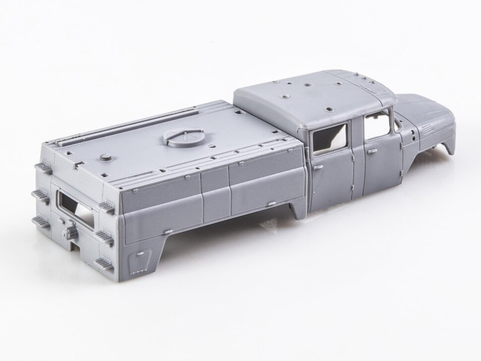 Сборная модель АЦ-40 (131)-137А (1/72) AVD 7203 — фото 1