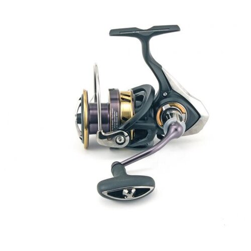 Катушка безынерционная Daiwa 17 Legalis LT 4000D-C катушка безынерционная daiwa 21 td sol mq 4000d c