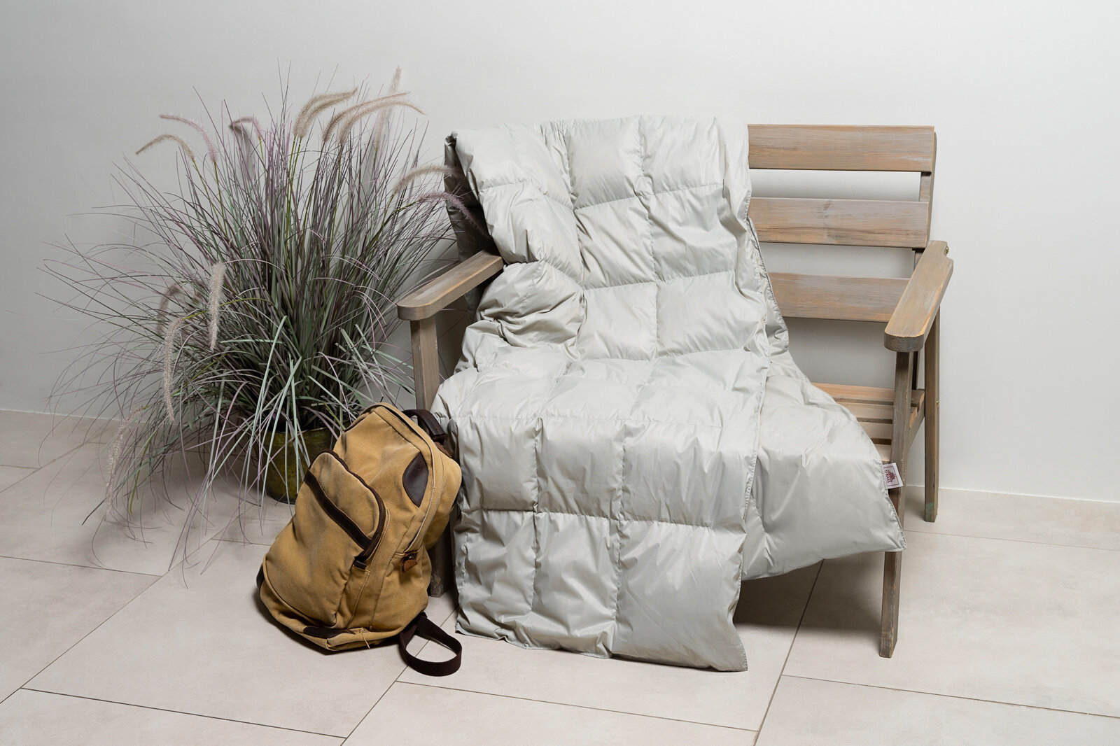 фото Дорожный плед пуховый Travel Plaid Grass grey 140х200