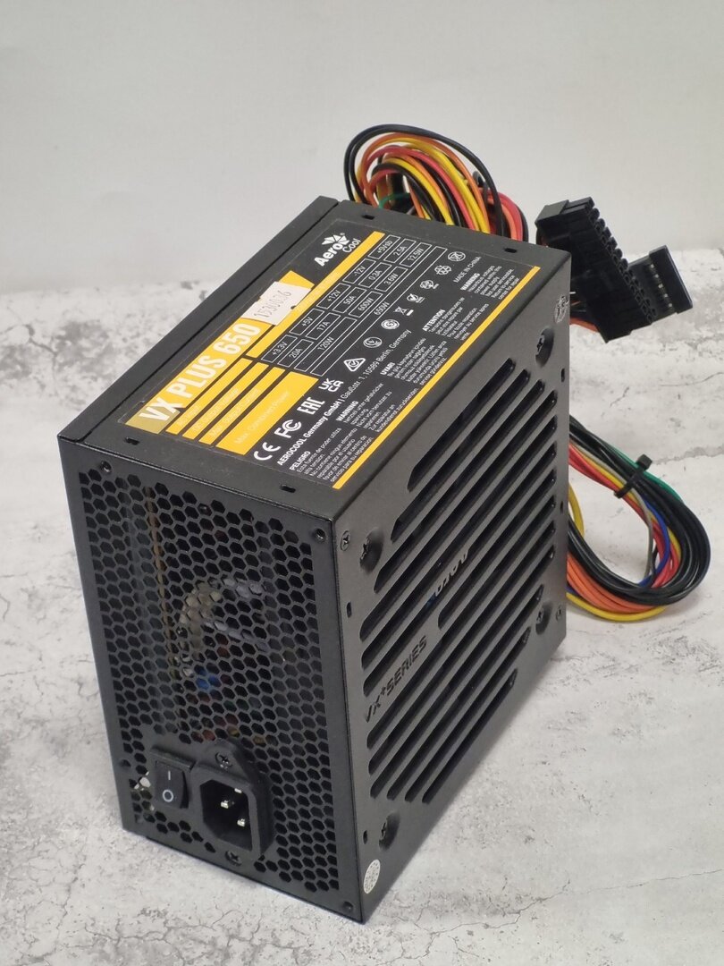 Блок питания AeroCool VX PLUS 650W [VX-650 PLUS] без коробки