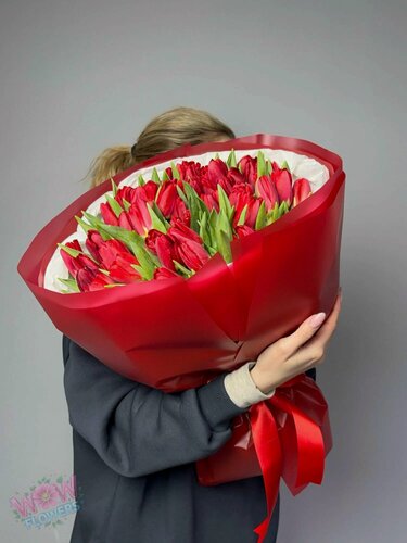 Изображение товара WOW Цветочки | Огненный Взгляд: роскошный букет из 49 алых тюльпанов – купить с доставкой