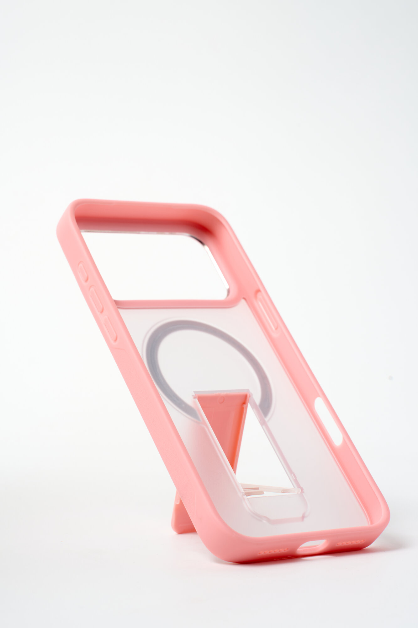 Чехол на Айфон 17 Про Макс (iPhone 17 Pro Max) с поддержкой беспроводной зарядки и подставкой, розовый — фото 1