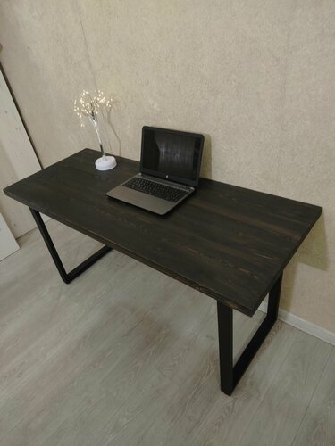 Изображение товара Компьютерный письменный стол из массива сосны в стиле лофт 60х150, черный Уголь