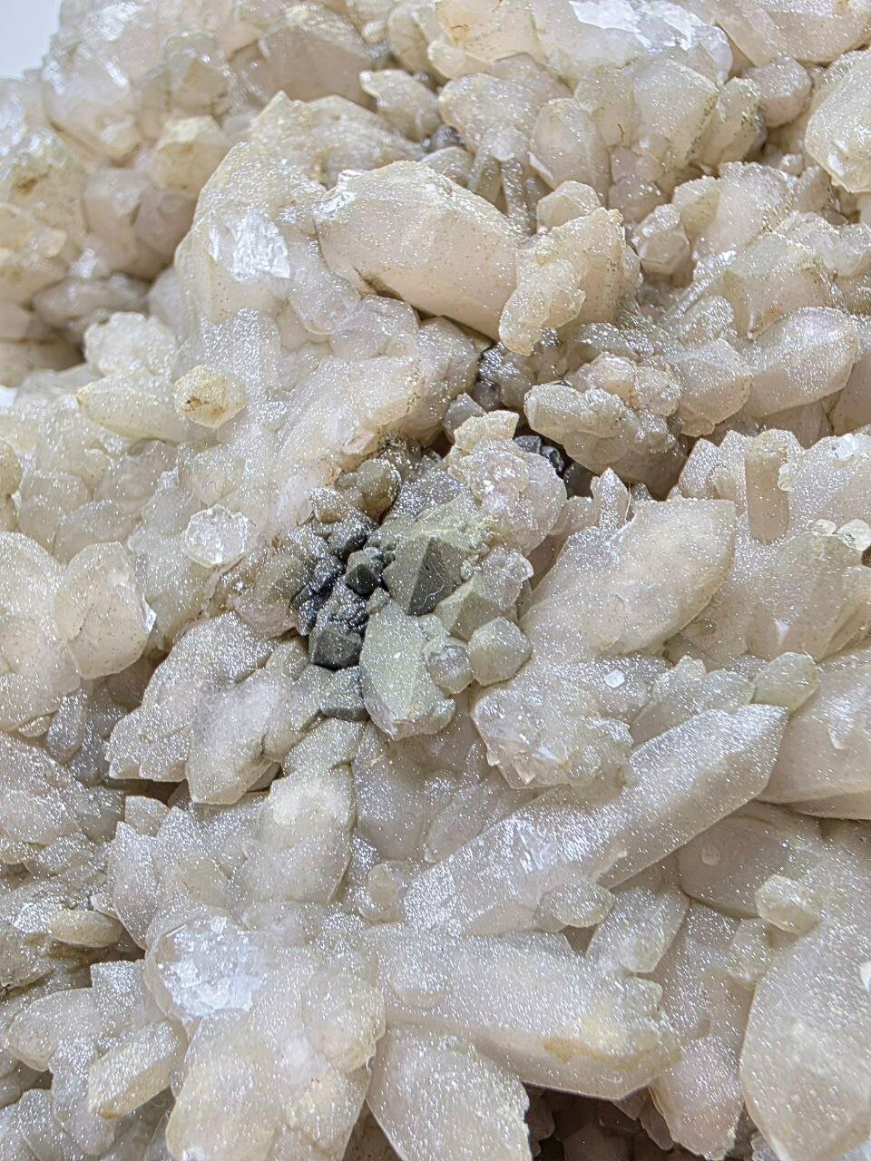 Друза кварца 146 мм, 654 г. — фото 1