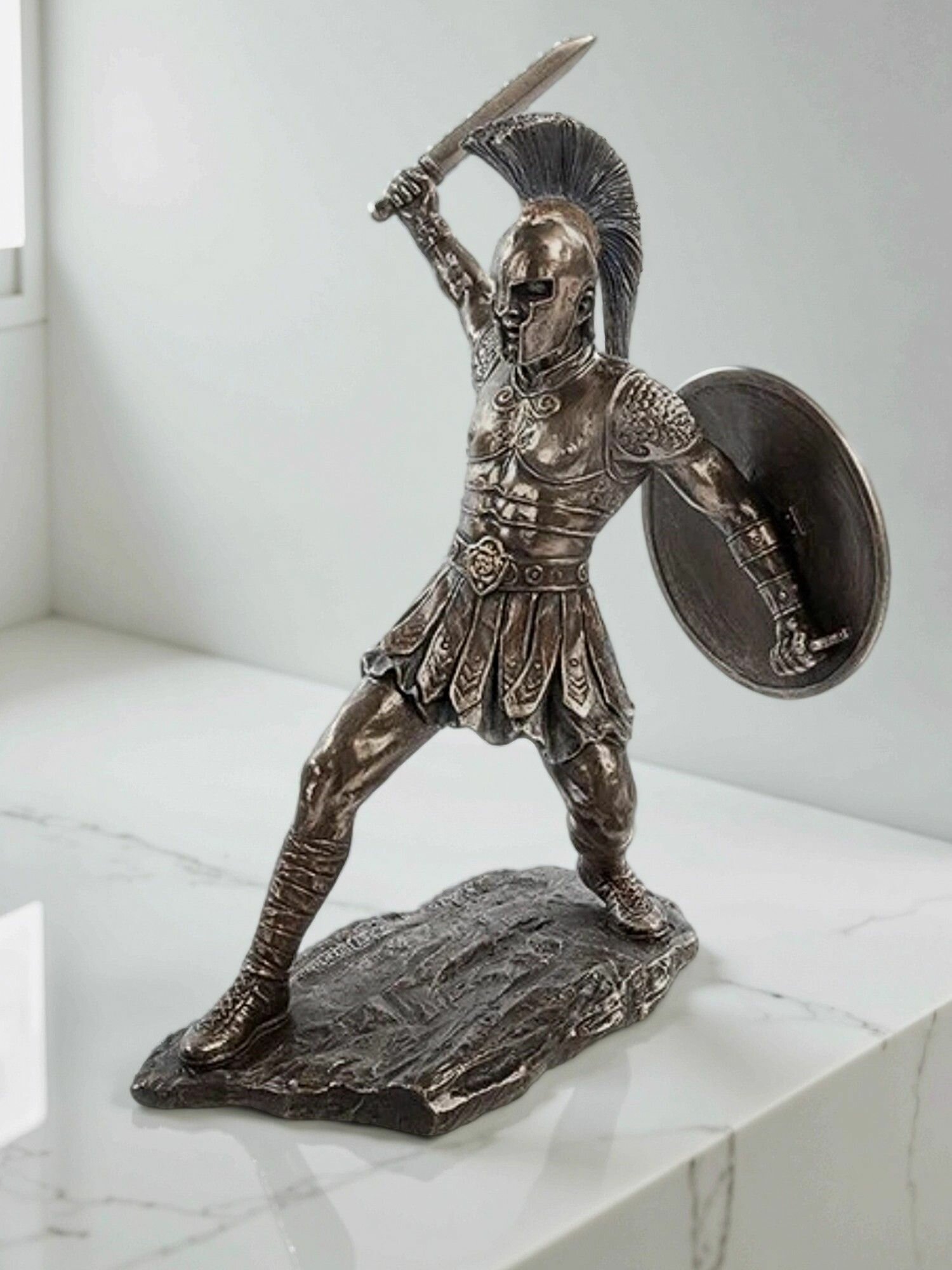 Статуэтка Гектор, размер 29.5*17.5*24 см, материал полистоун