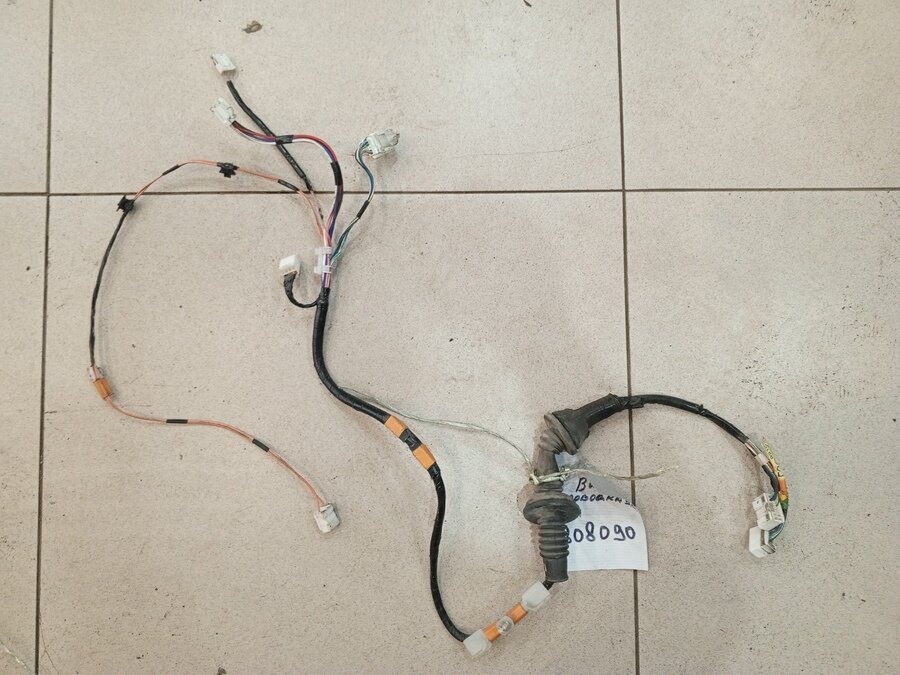 Проводка двери передней левой от Toyota Vitz 2005-2010