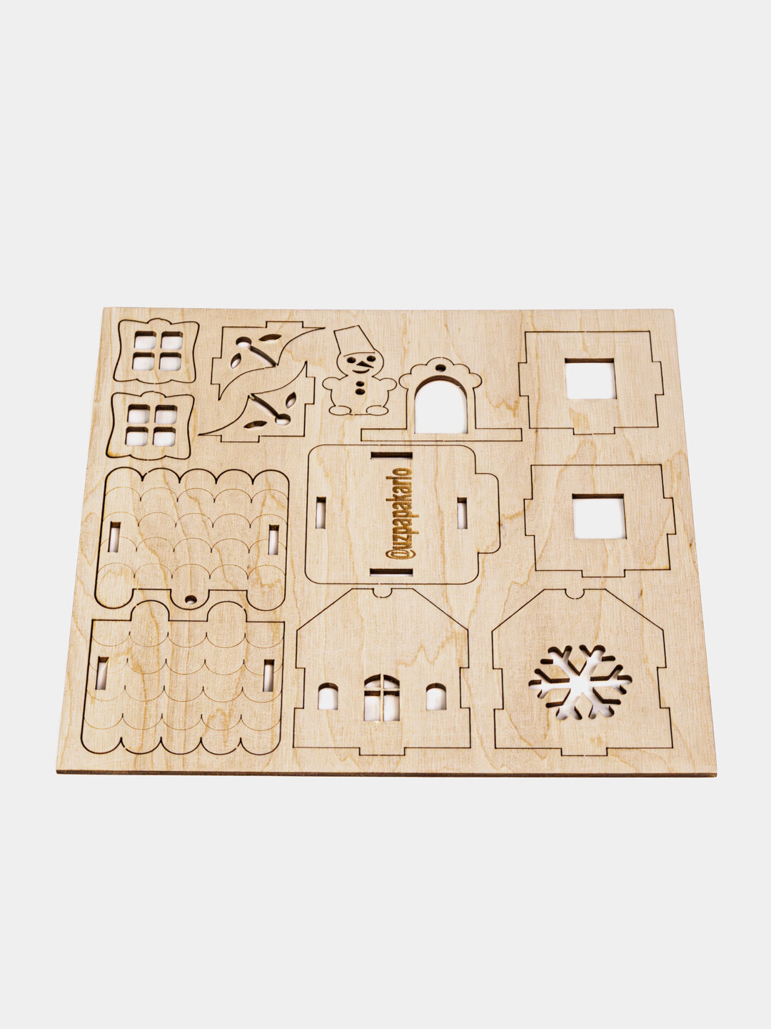 Конструктор домик шкатулка со снеговиком 9 см. Шлифованный . Фанера 3 мм. Сборка клей ПВА