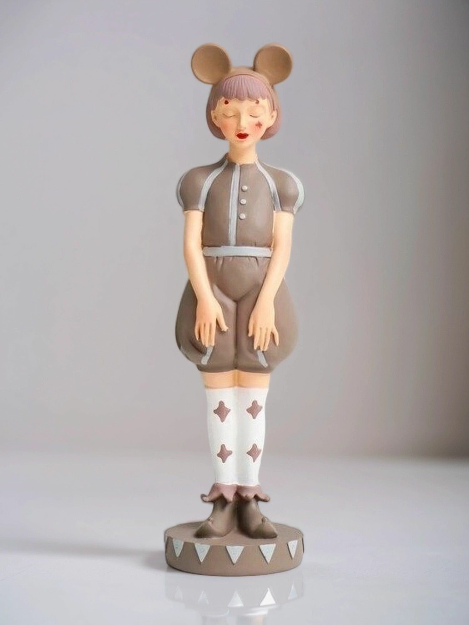 Статуэтка "Принцесса цирка", размер 28*7,5*7,5 см, полистоун, цвет бежевый