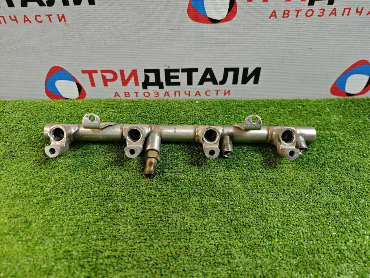 Топливная рейка Volkswagen Touareg 4.2 BAR 2007 прав. (б/у)
