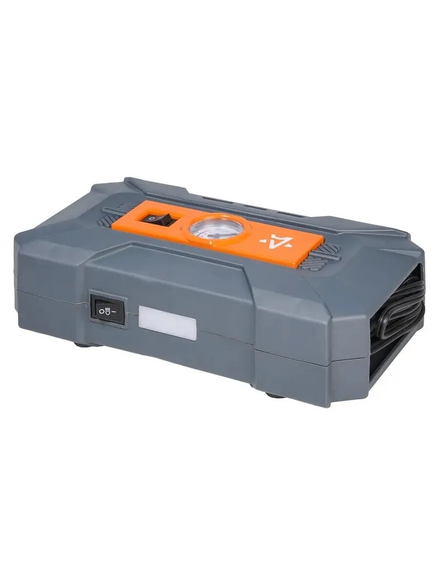 Компактный автомобильный компрессор с фонарём — фото 1