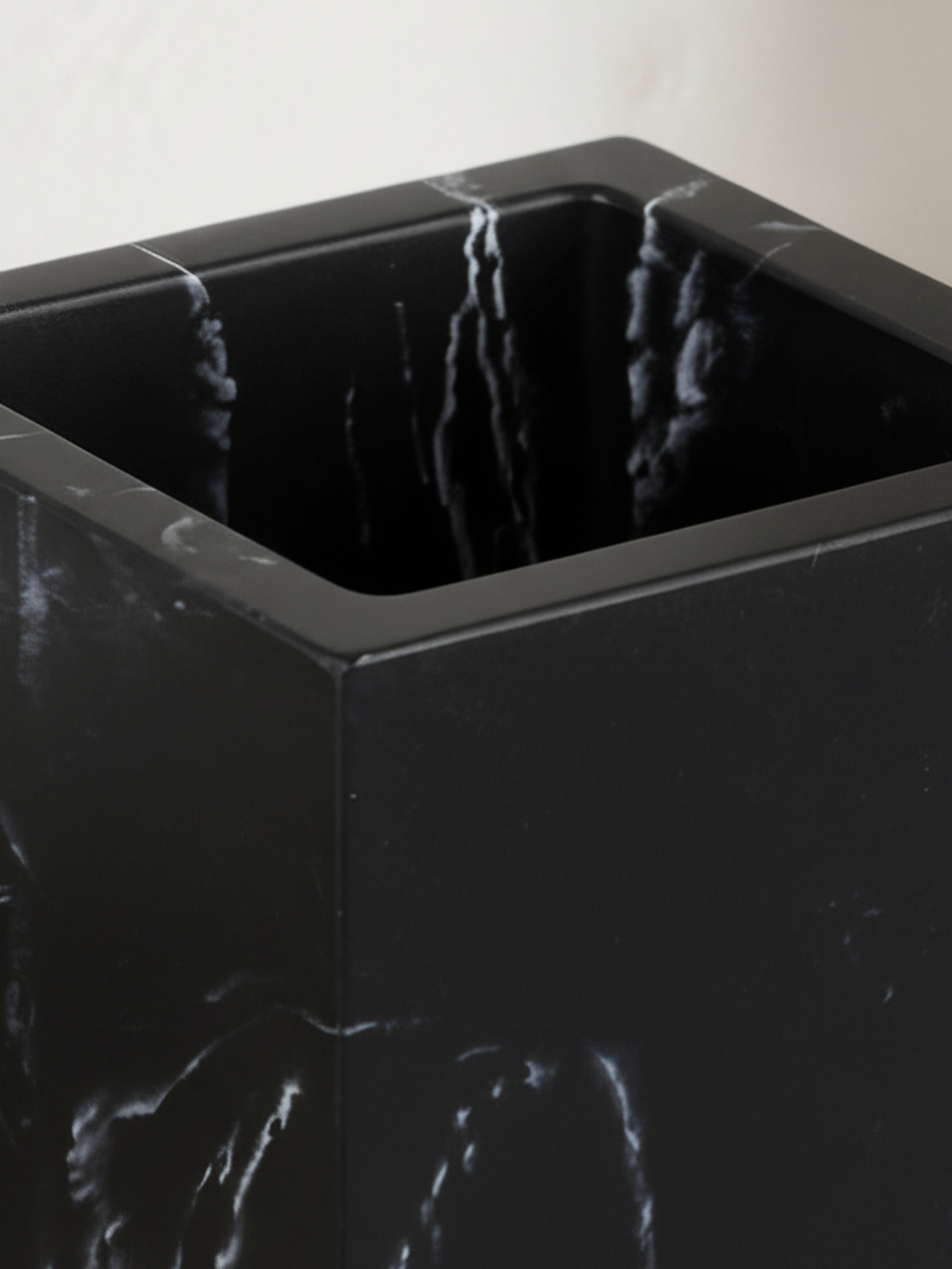 Стакан для зубных щеток PERFECTO LINEA Marble черный (35-000013) — фото 1