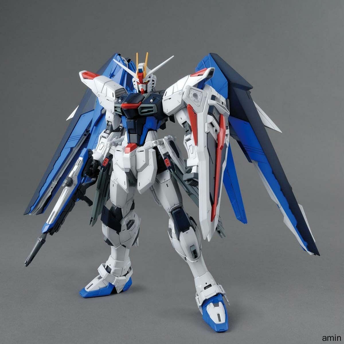 Bandai MG 1/100 Gundam Freedom Ver. 2.0 Свобода Гандама Вер.2.0