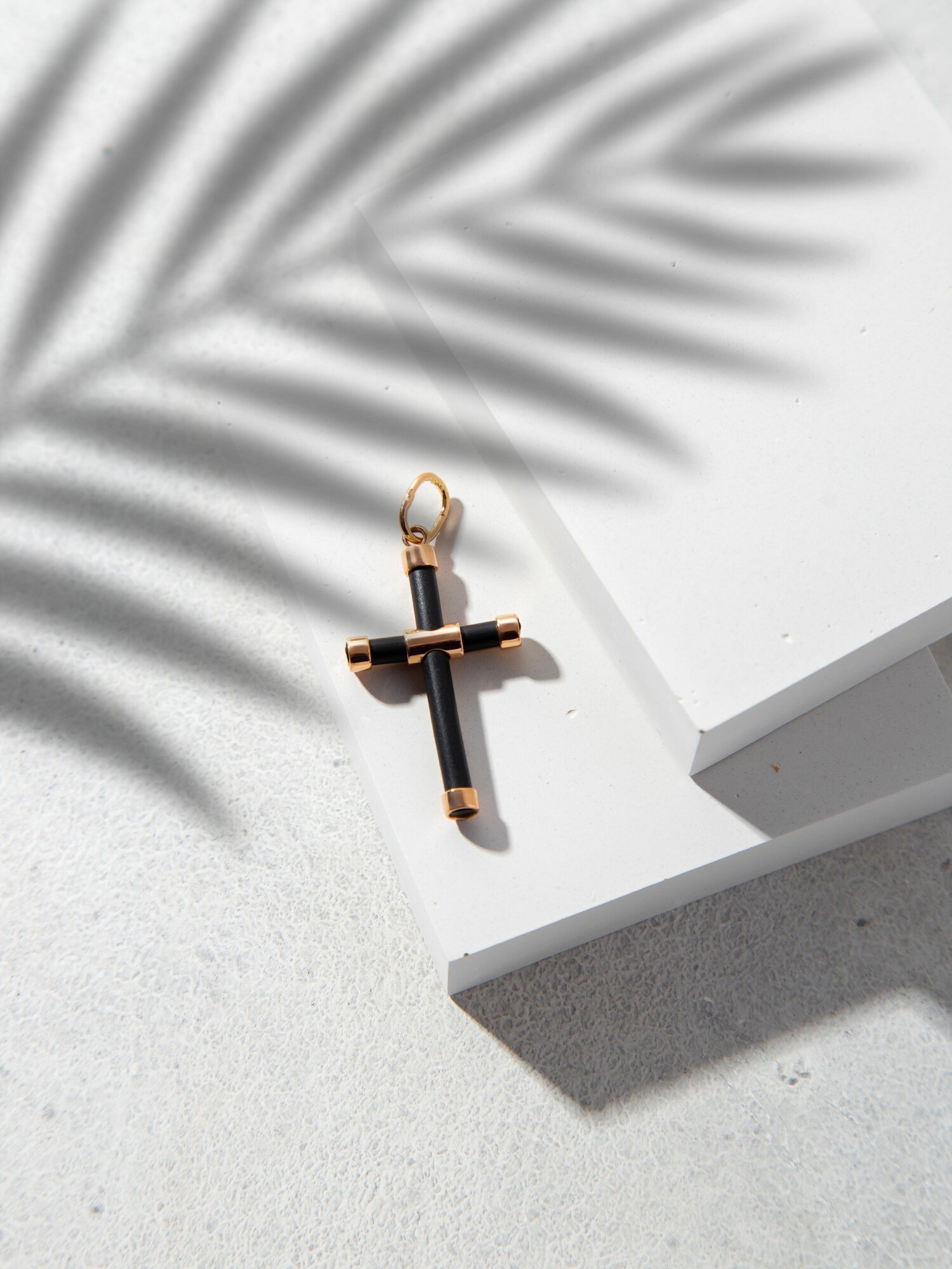 Крестик, красное золото, 585 проба, каучук