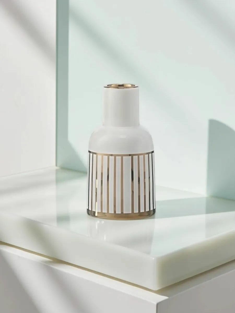 Ваза керамическая, 12*12*25см, настольная, интерьерная, цвет белый с золотым — фото 1