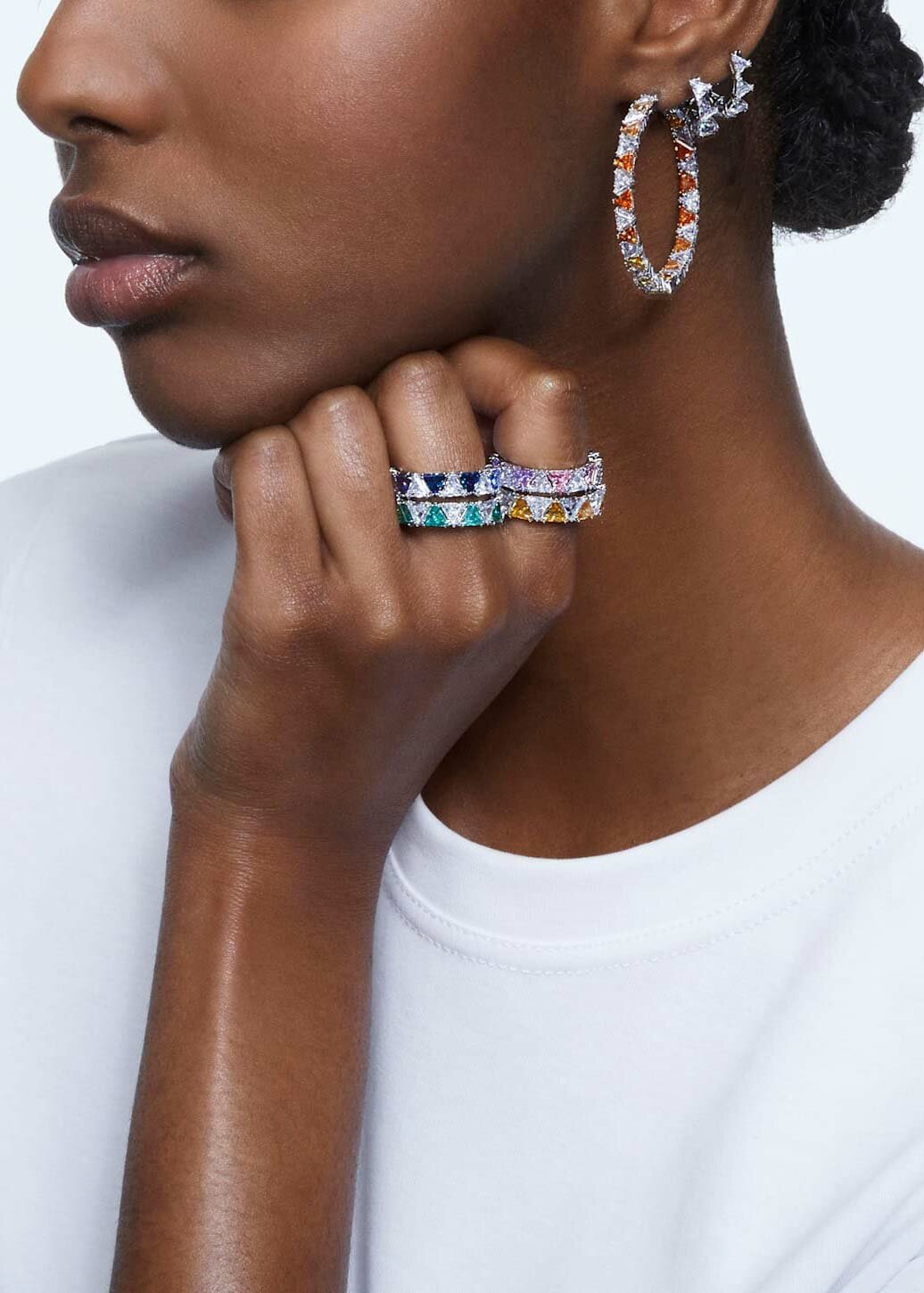 Серьги SWAROVSKI, кристаллы Swarovski, размер 15 мм, серебряный — фото 1