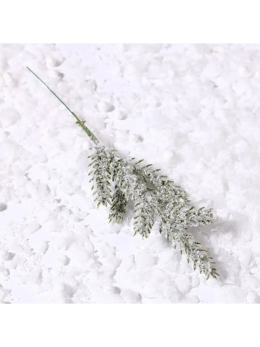 Стильный декор веточек ели для праздничного интерьера