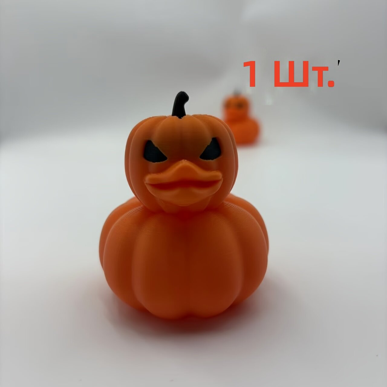 Фигурка утки в виде тыквы из пластика, оранжево-белая, 1 шт. — мини-декор на Хэллоуин для стола и каминной полки