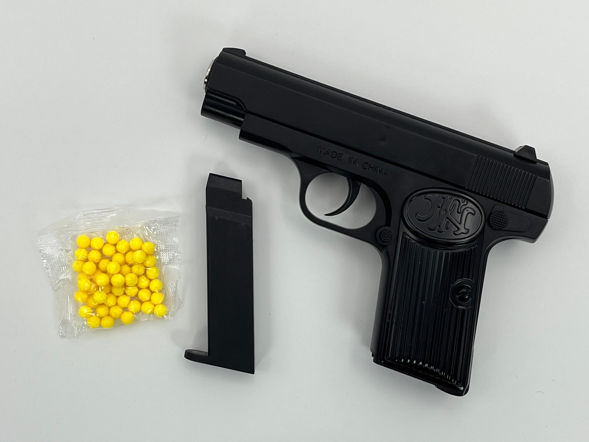 Игрушечный пистолет металлический SHOOTER M17 "Con Luce", с магазином, BB 6мм, черный