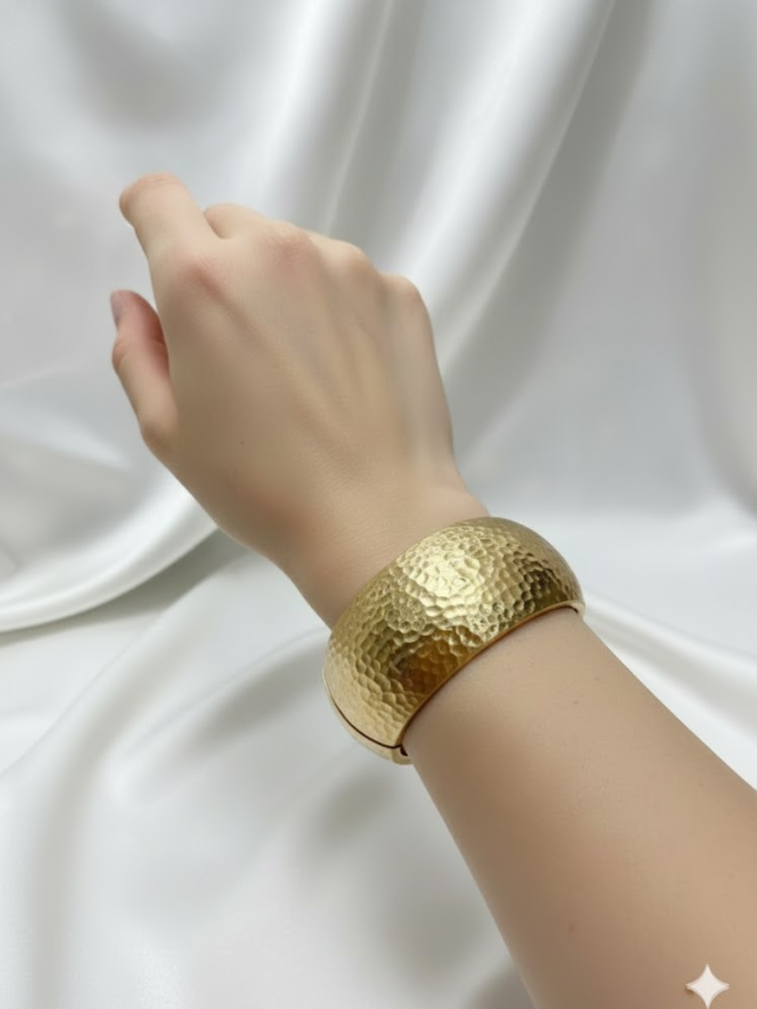 Браслет-бэнгл, 1 шт., размер 15 см, размер L, диаметр 5.5 см, gold — фото 1