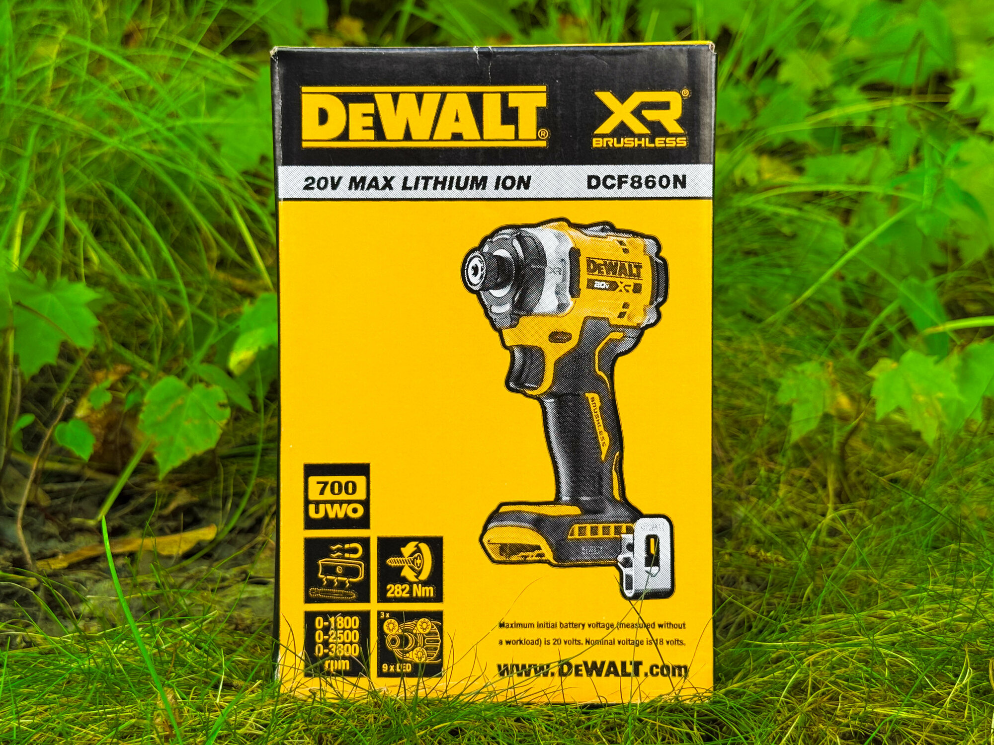 Аккумуляторный шуруповерт DeWalt DCF860N 20В