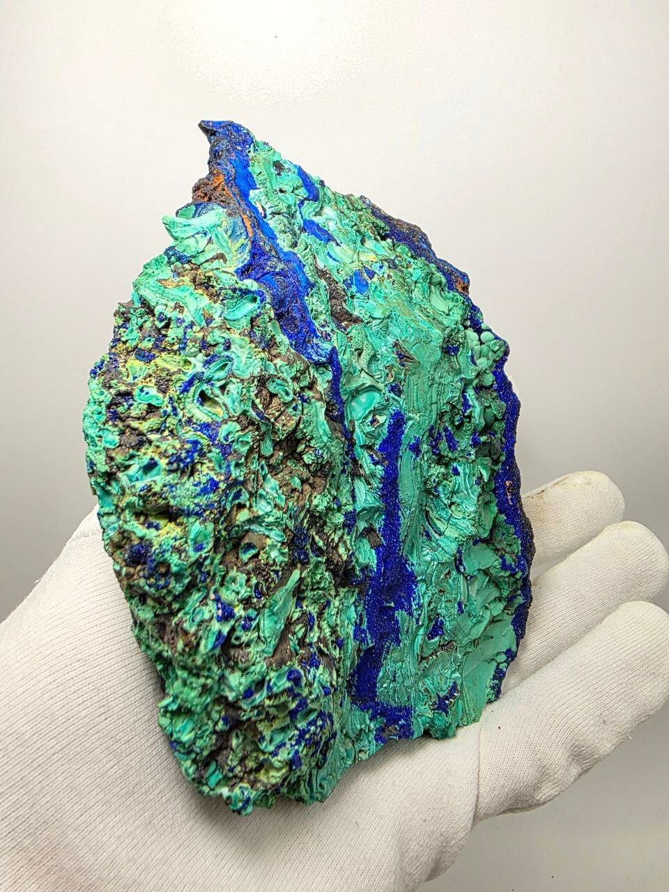 Малахит с азуритом (полированный) 145 мм, 652 г. — фото 1