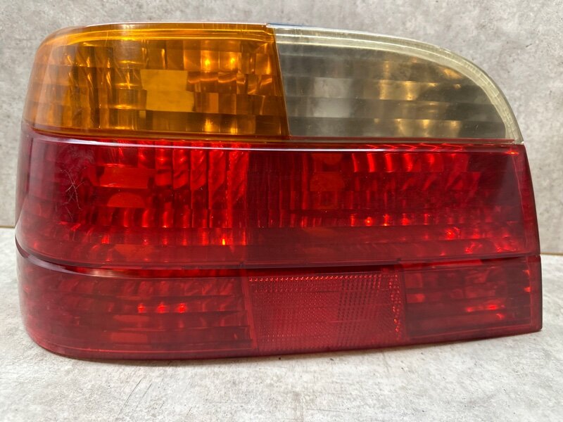 Фонарь заднего хода левый BMW 7 E38 8379113