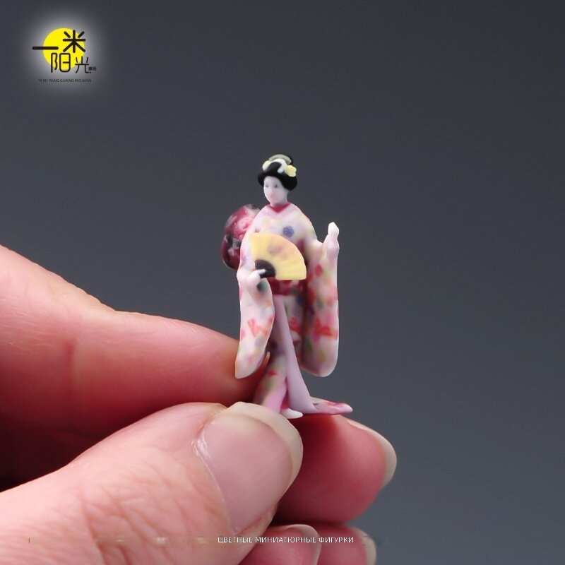 Миниатюрная фигурка девушки в кимоно с бумажным веером, масштаб 1:64, для ландшафтных и креативных композиций, автомобильных и железнодорожных макетов, архитектурных моделей и настольного декора, 1 шт.