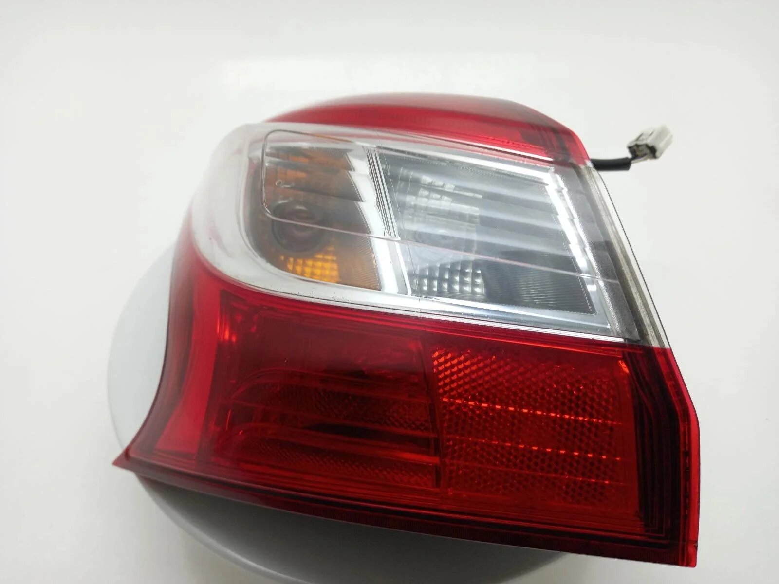 Задний наружный правый фонарь для Nissan Tiida (C13)